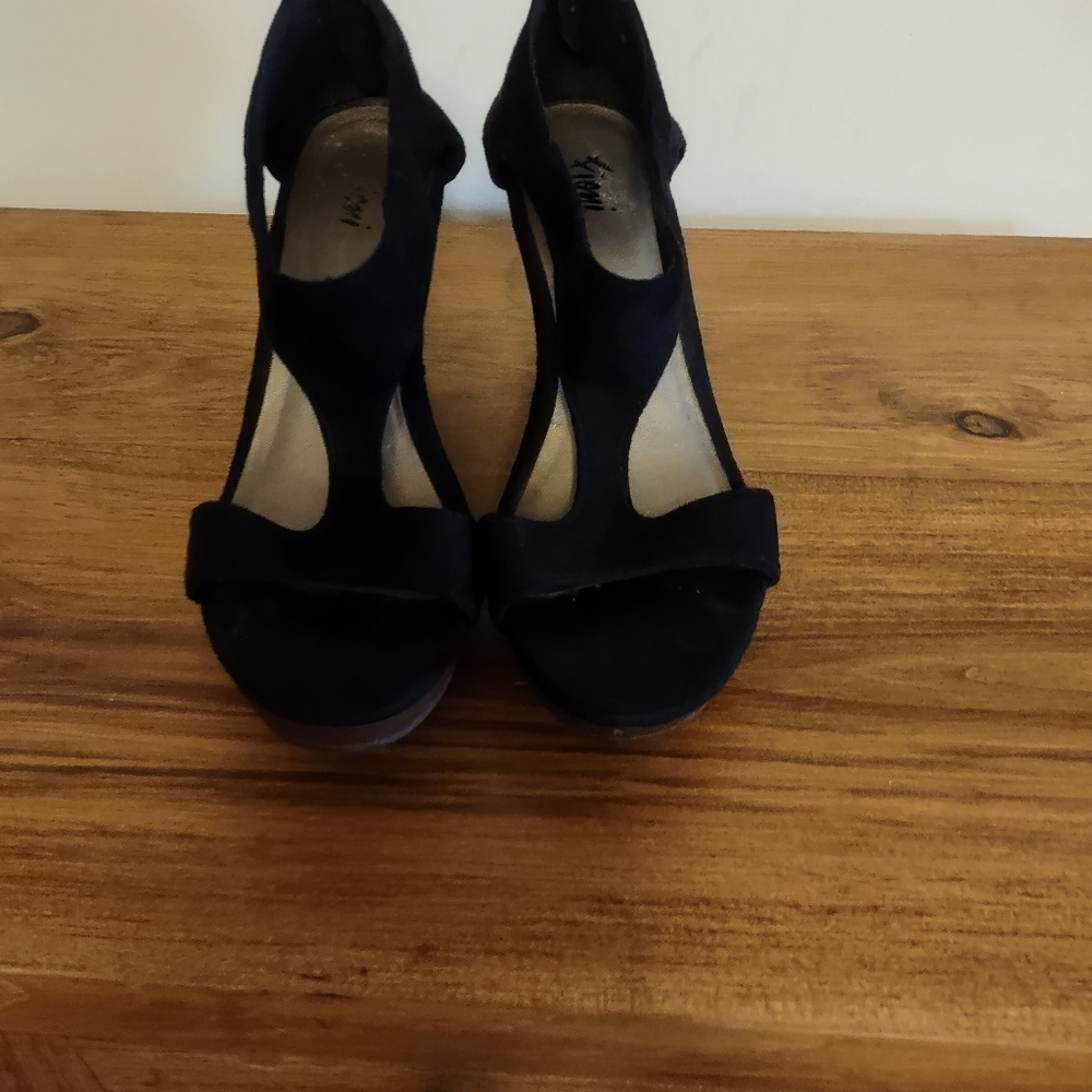 Platform sandals